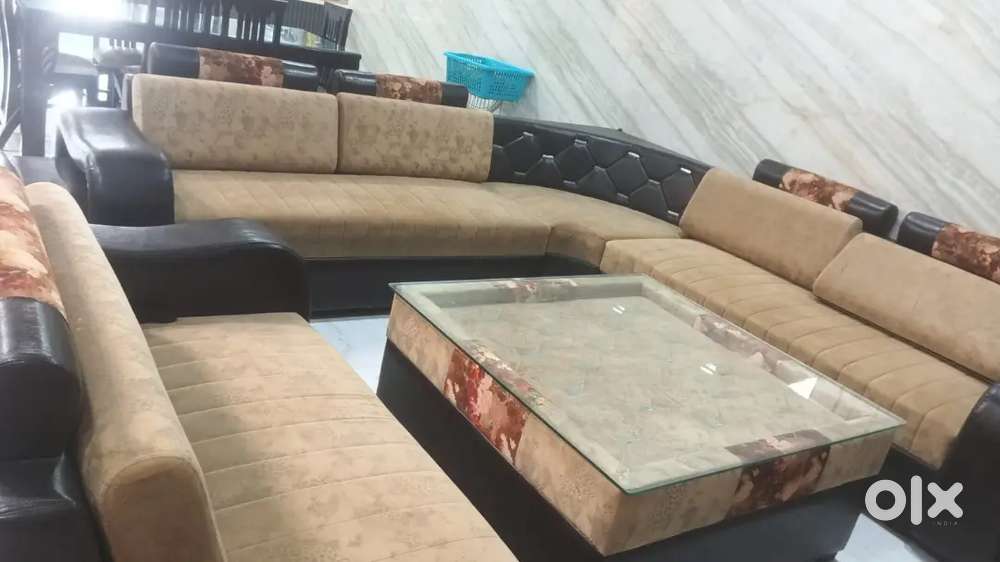 Sofa set with table