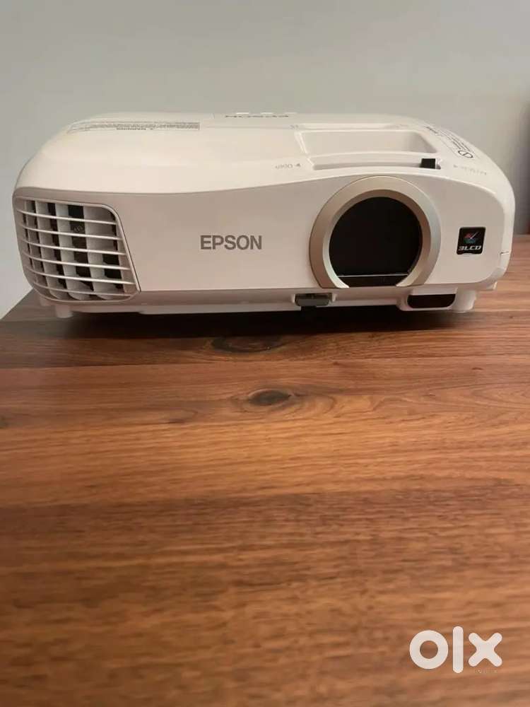 Epson ewth 5300 home theatre projector for sale