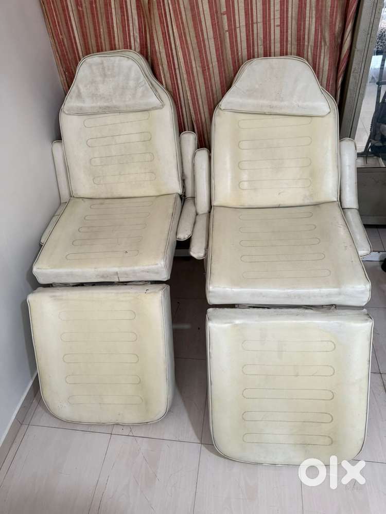Parlour Facial chair