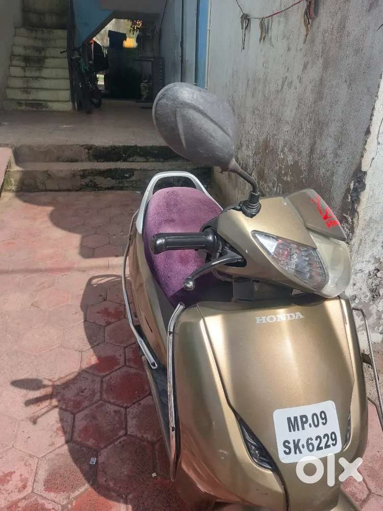 फुल ओरिजनल  गाडी   कुछ भी काम  नही है