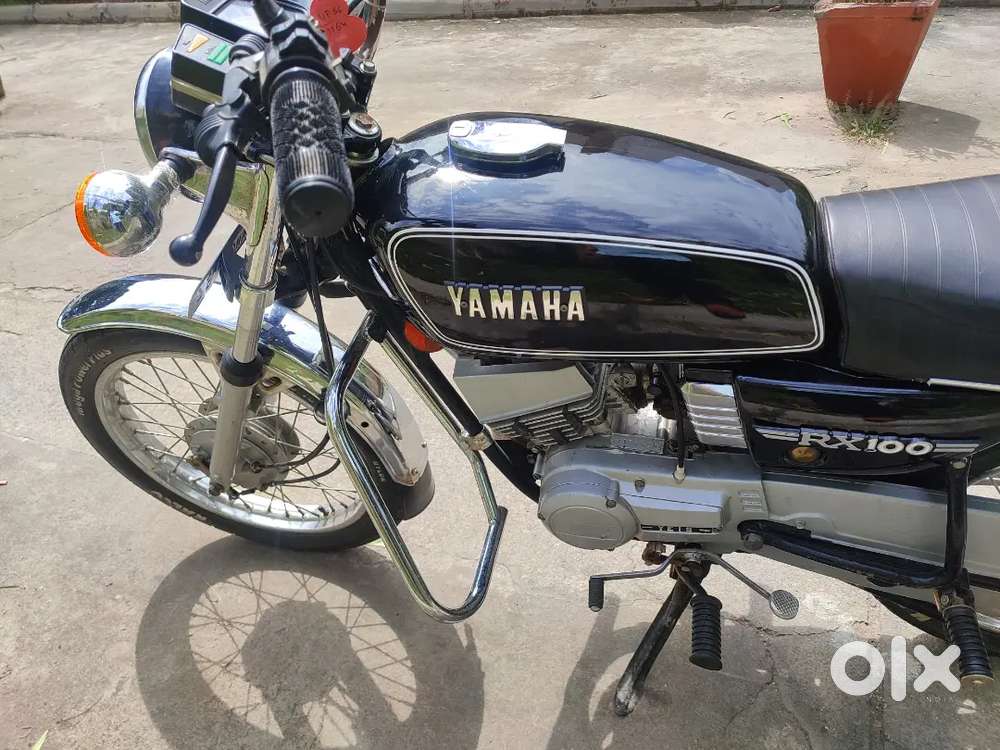 YAMAHA RX- 100 ITS WELL MAINTAIN NO OTHER ANY EXPENSES