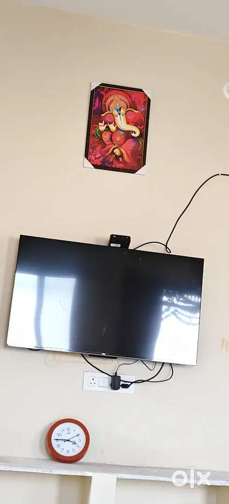 TCL 43inchs .neat condition. Not any damages over all good .