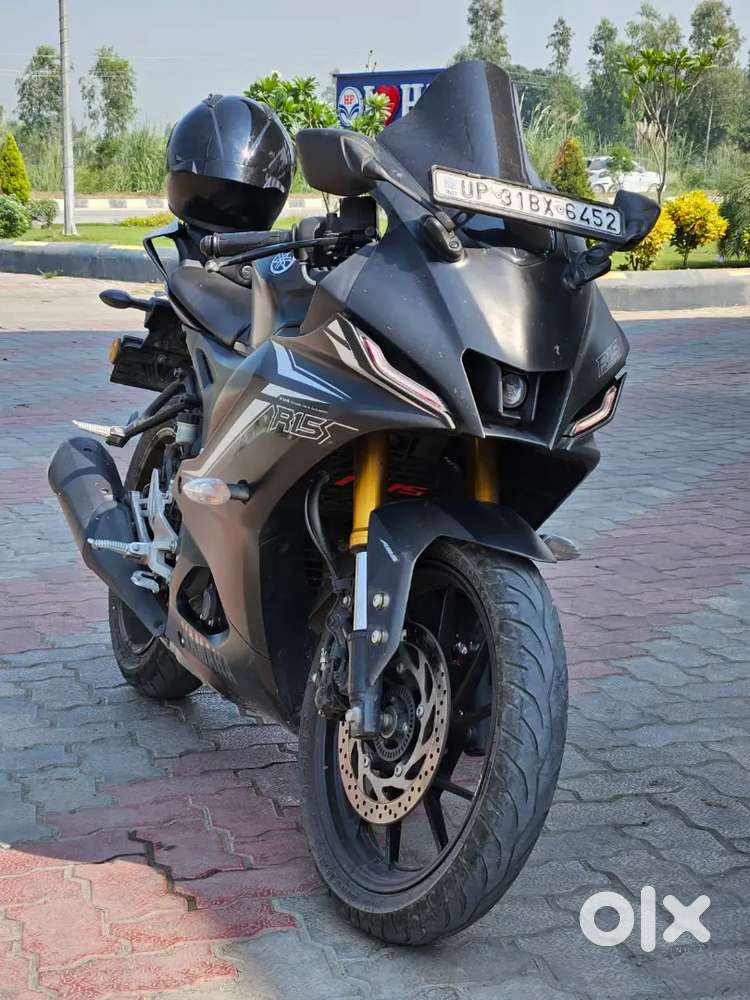 R15 v4 Dark knight