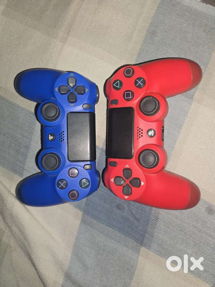 PS4 dualshock controllers