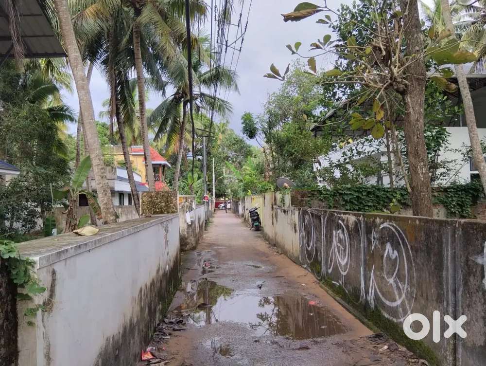 12 cent land for sale in prime location kazhakuttom