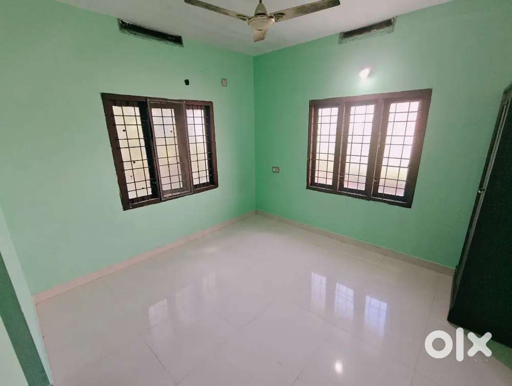 FAMILY / Bachelors: 2 BHK INDEPENDENT HOUSE RENT IN KAKKANAD