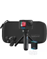GoPro Hero10 - 4 Batteries, Charger Full Camera Kit