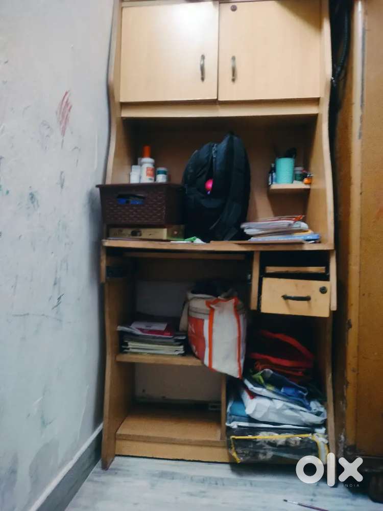 Computer table