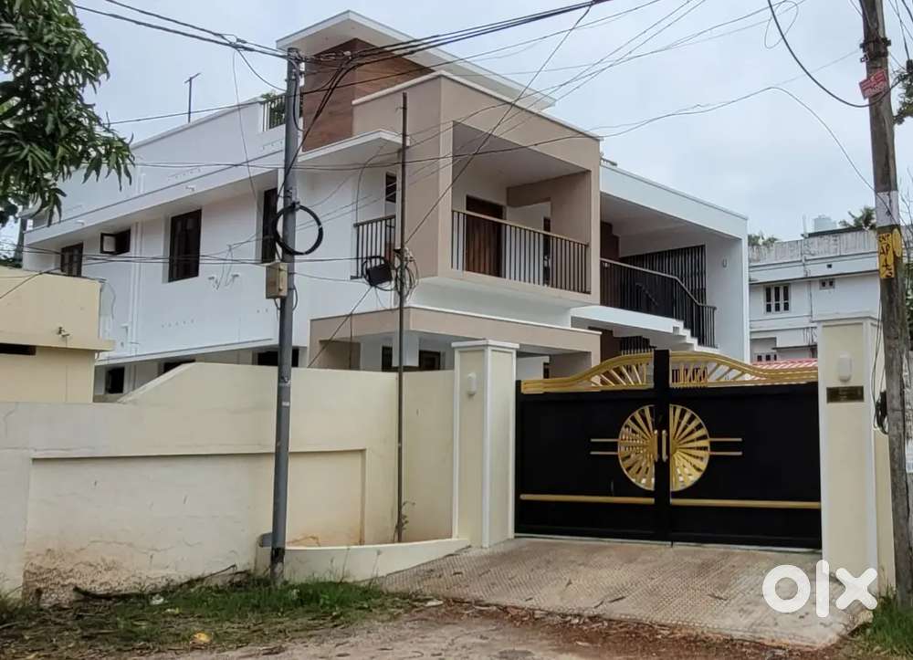 2bhk semi furnished 1st Floor House for Rent in Pattathanam kollam