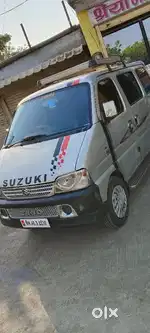 गाड़ी फुल कंडिशन गाडीआहे