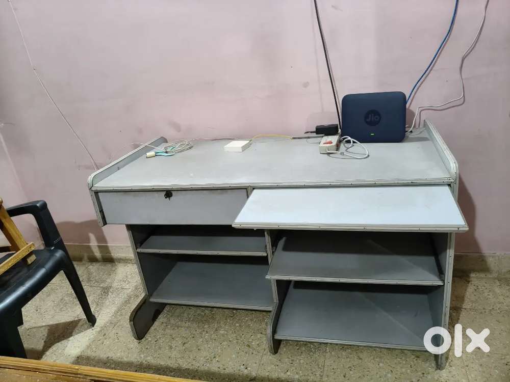 Computer with study table