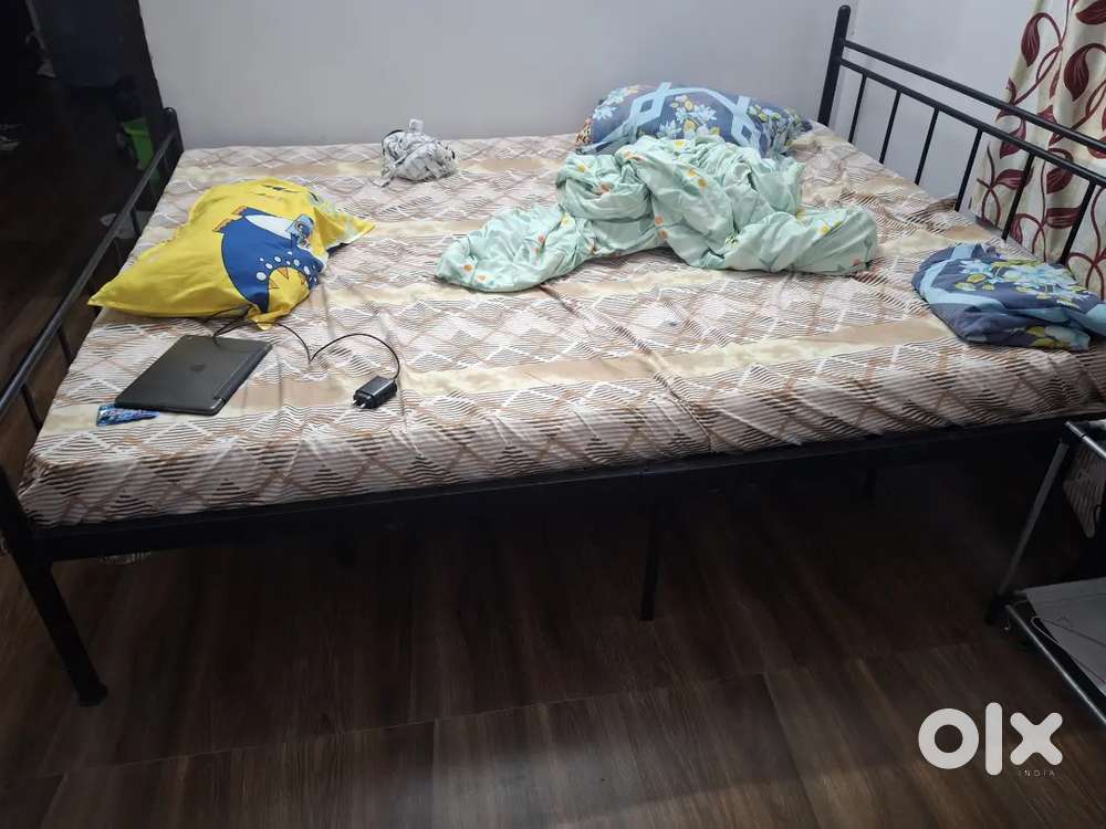 I am selling this bed and mattress for 7000