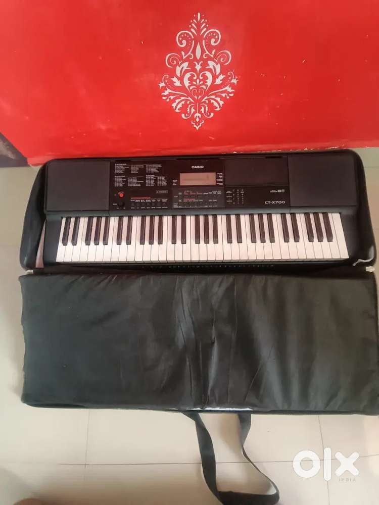 Casio CT-X700   61 ki keyboard