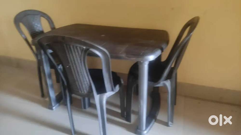 Suprime Furniture Dining Table with Chair