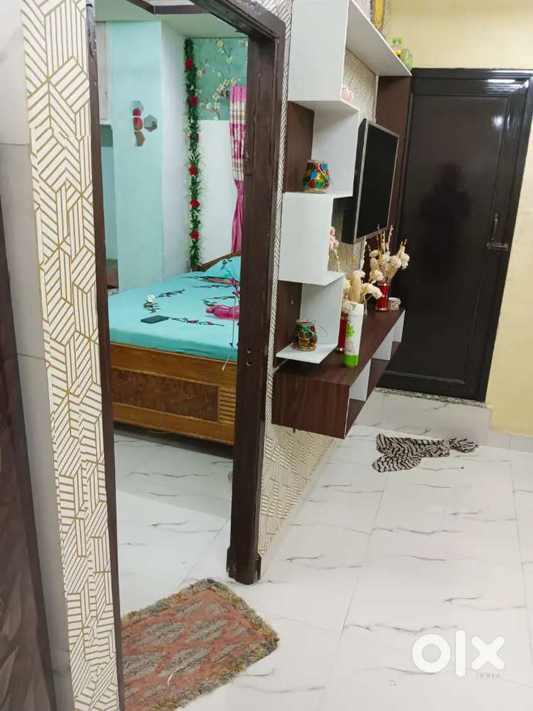 Selling my 1 bhk flat at broad street opposite of house of common cafe