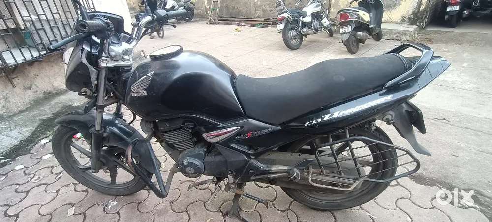 CB Unicorn 150 2014 model.