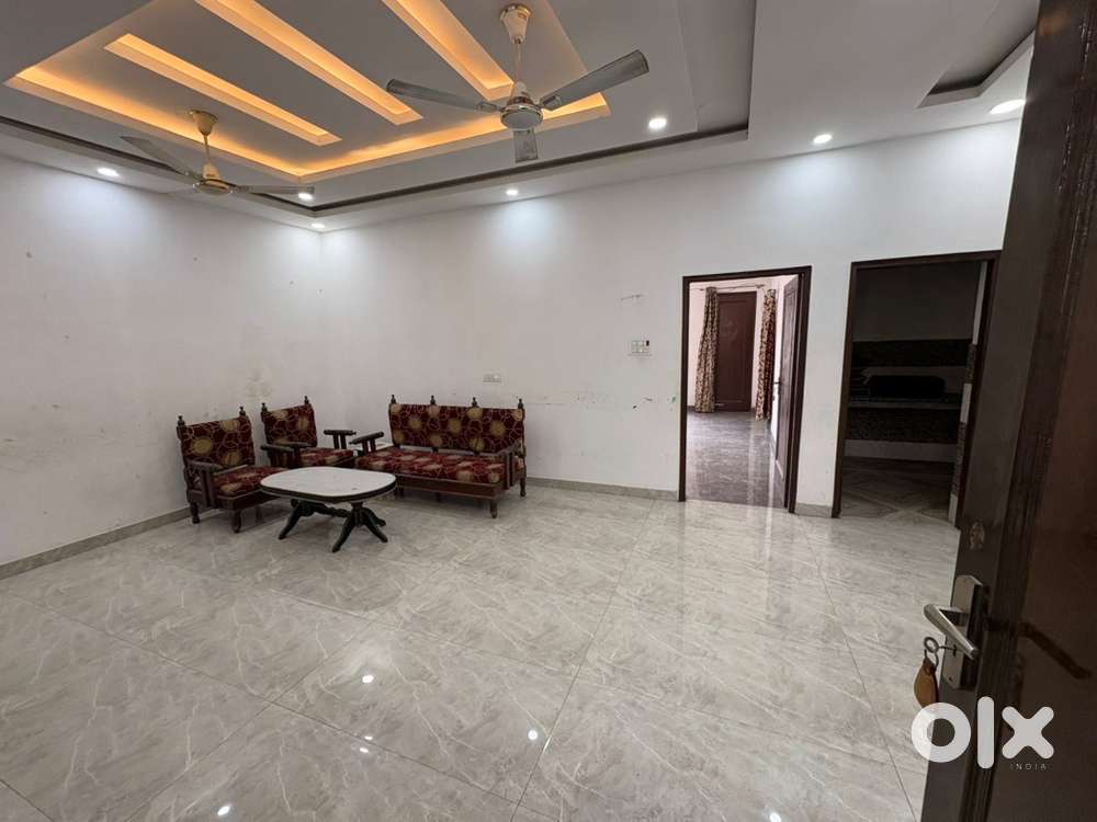 2 BHK for Rent – Kunjwani Area (with 4-Wheeler Parking)