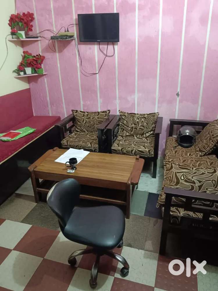 Makan Chhota pad raha hai