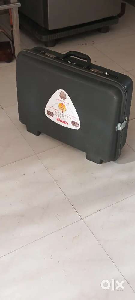 Travel suitcase