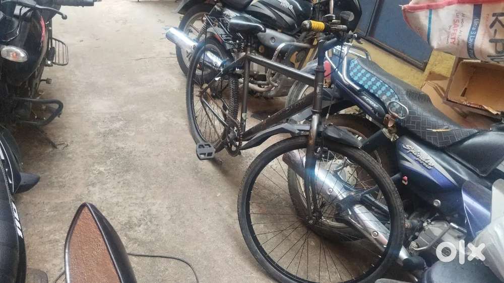 Mach city speed road bike Matt black