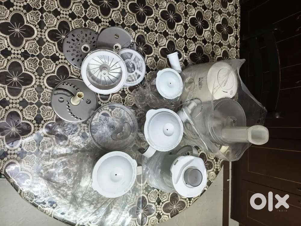 Branded Inalsa Food Processor with multiple attachments