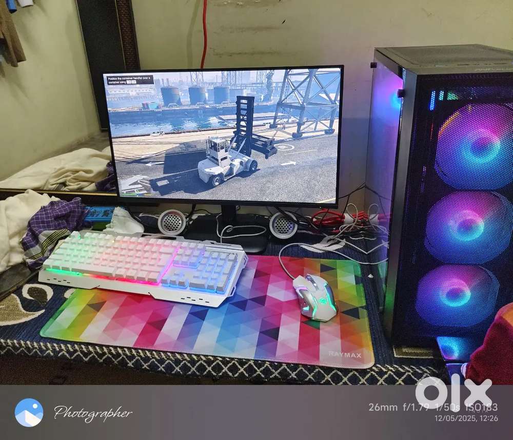 Gaming PC with with keyboard mouse speaker