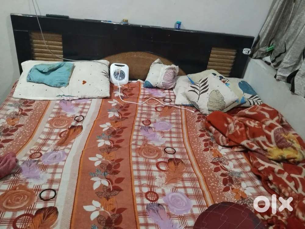 King size bed with Matters