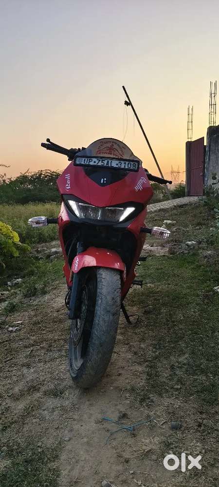 Bike me koi kami nahi he bas me r15 new purchase karne he