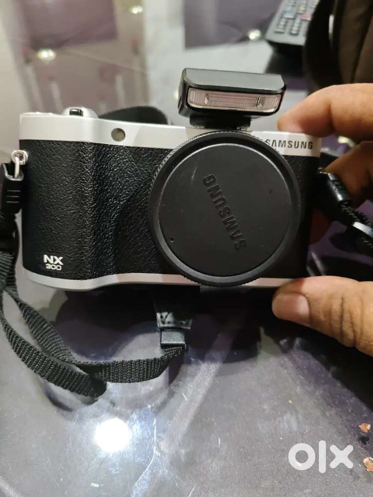 Samsung NX300 Mirrorless Camera
