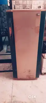 LG refrigerator in working condition