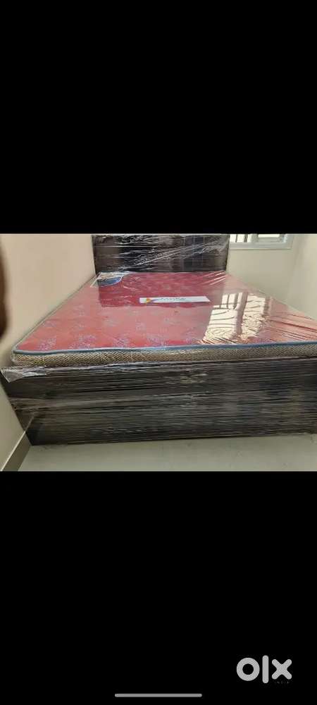 Factory price sale 5/6.5 queen cot and mattress at affordable price