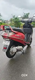 Hero honda pleasure, red colour