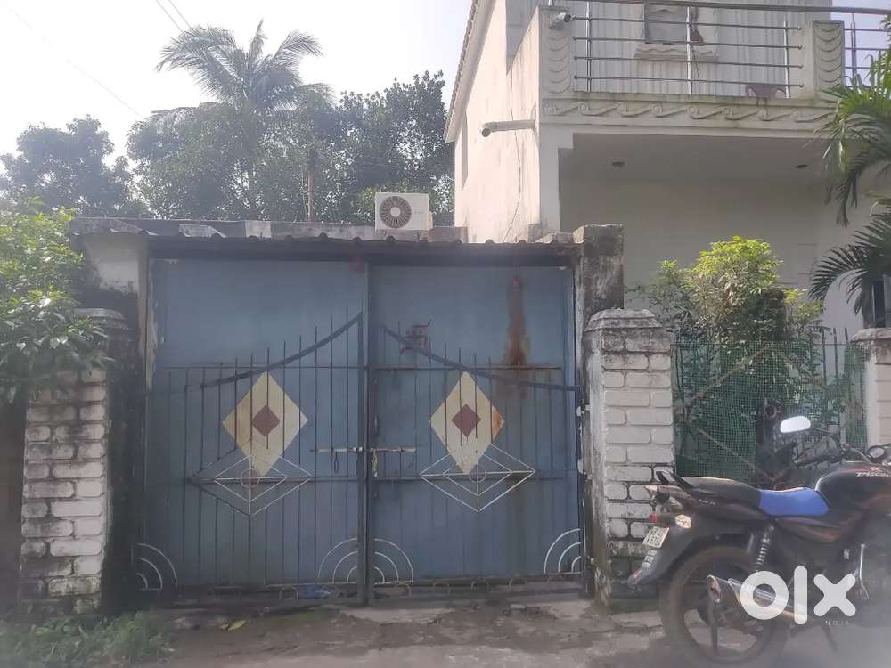 Garage for rent.Water and electricity included.