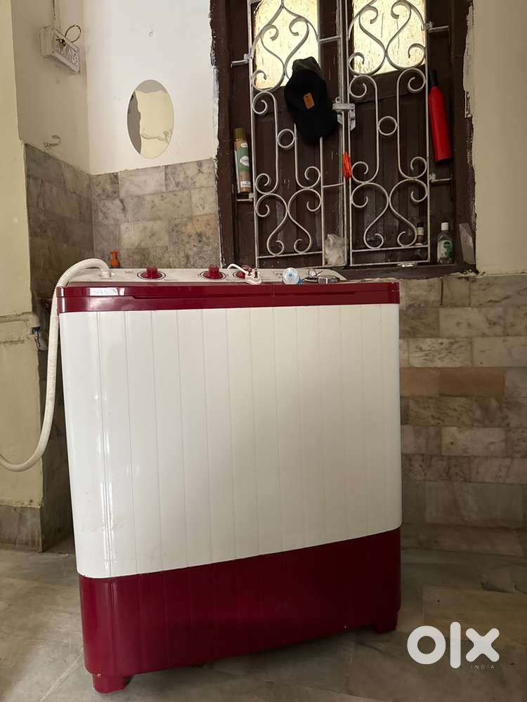 [Urgent Selling ] Washing Machine + Cooler + 2 Mattress
