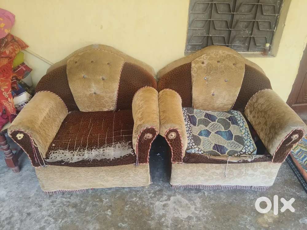 2 seater sofa set in good condition - comfortable & sturdy