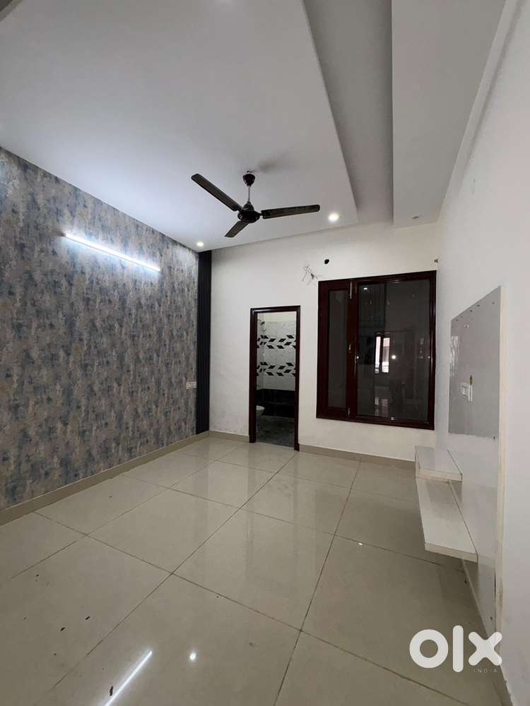 2BHK , GROUND FLOOR , 110 GAJ , near jal vayu