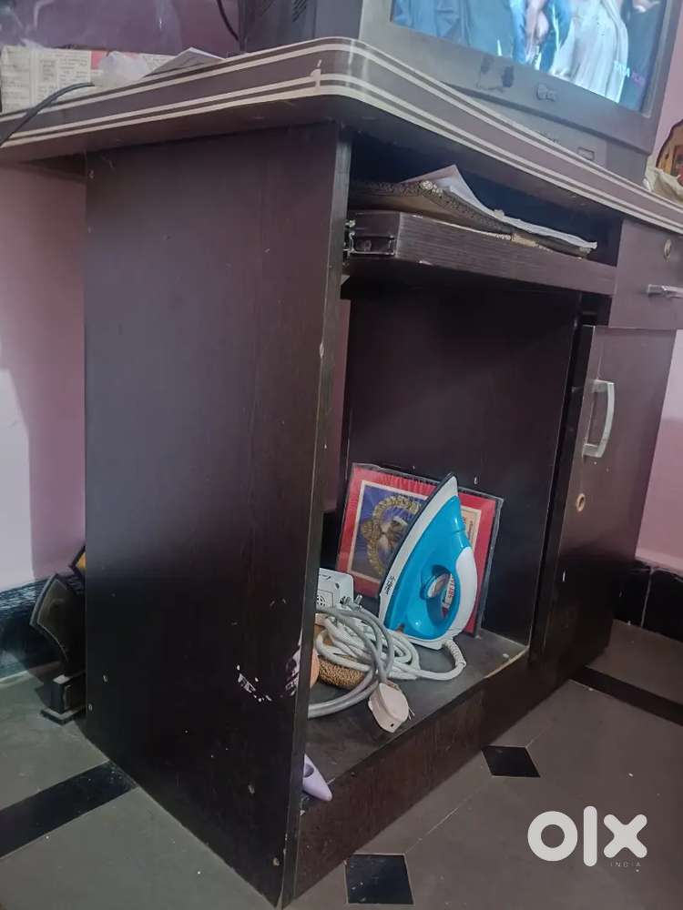 Wooden computer table(2x4)
