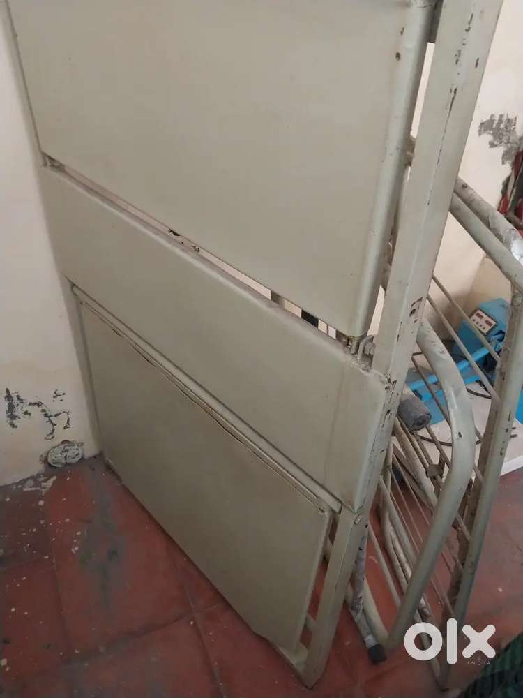 Bed (iron folding bed)