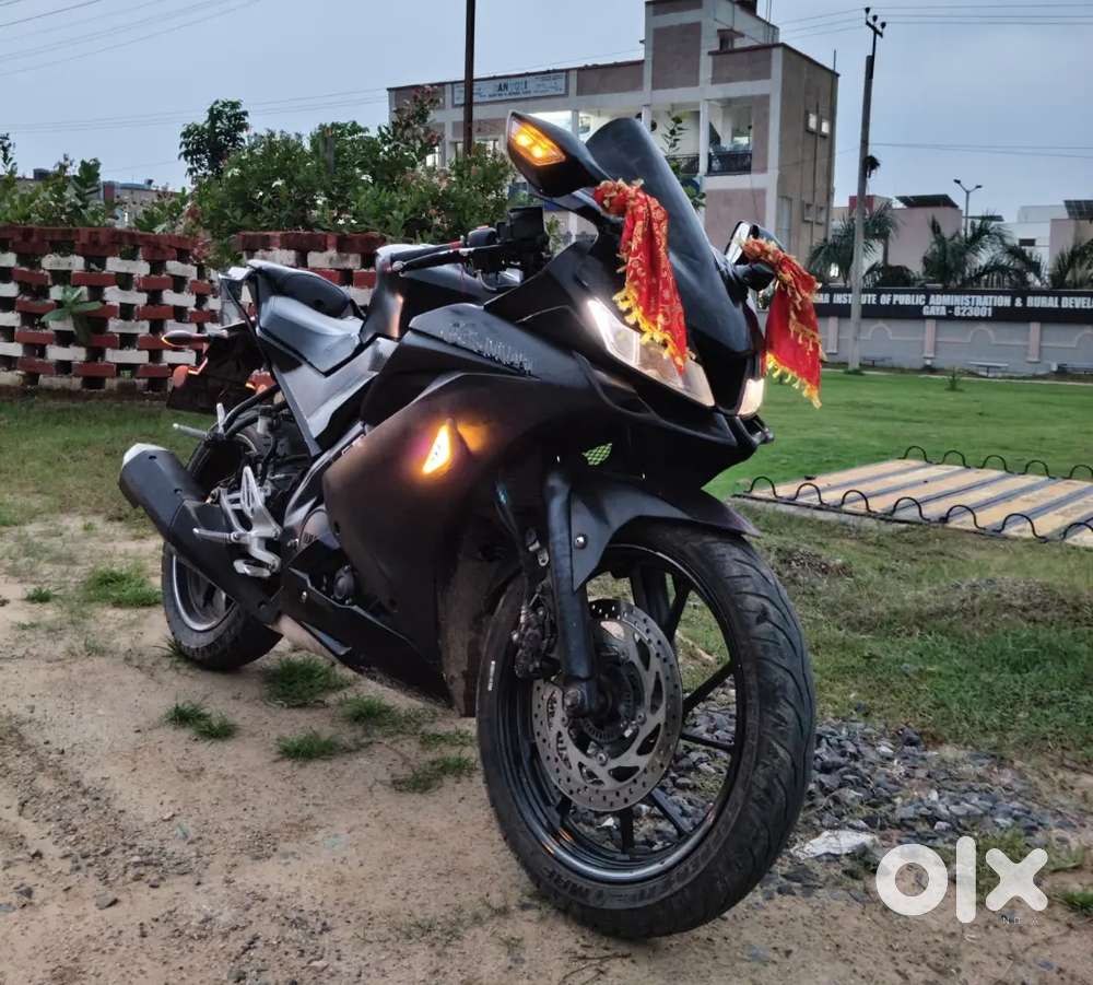 R15 v3   black. All conditions