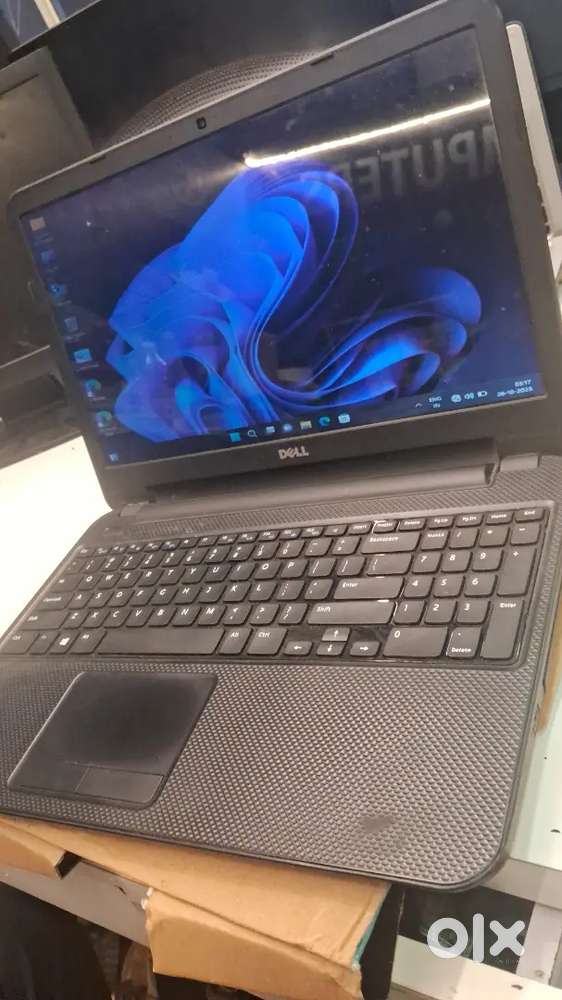 DELL CORE i3-16GB RAM 256GB INTEL HD GRAPHICS 15.6 SCREEN WINDOWS 11