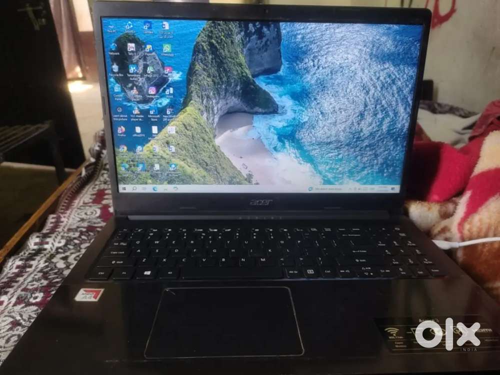 Acer laptop  good condition 4gb storage 1Tb