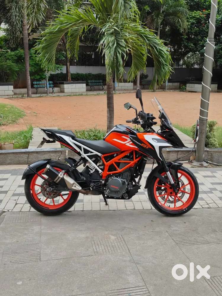 Less driven KTM Duke 390 converted to adventure