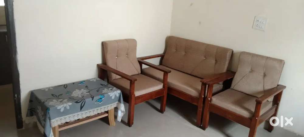 GORAKHPUR katanga flate furnished 2 room kitchen letbath rent 8500 rs