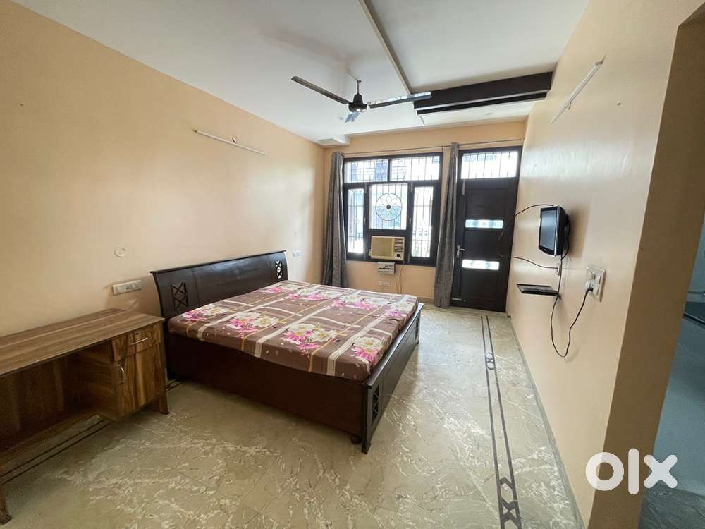 1 MASTERBED ROOMSET FULLY FURNISHED