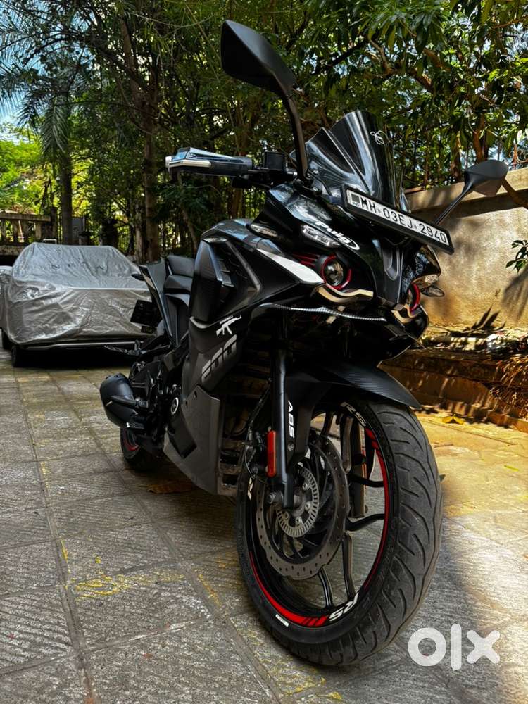 Bajaj Pulsar RS 200