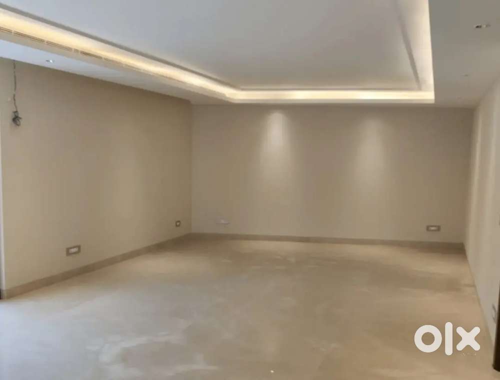 Office with 1600 sq feet basement