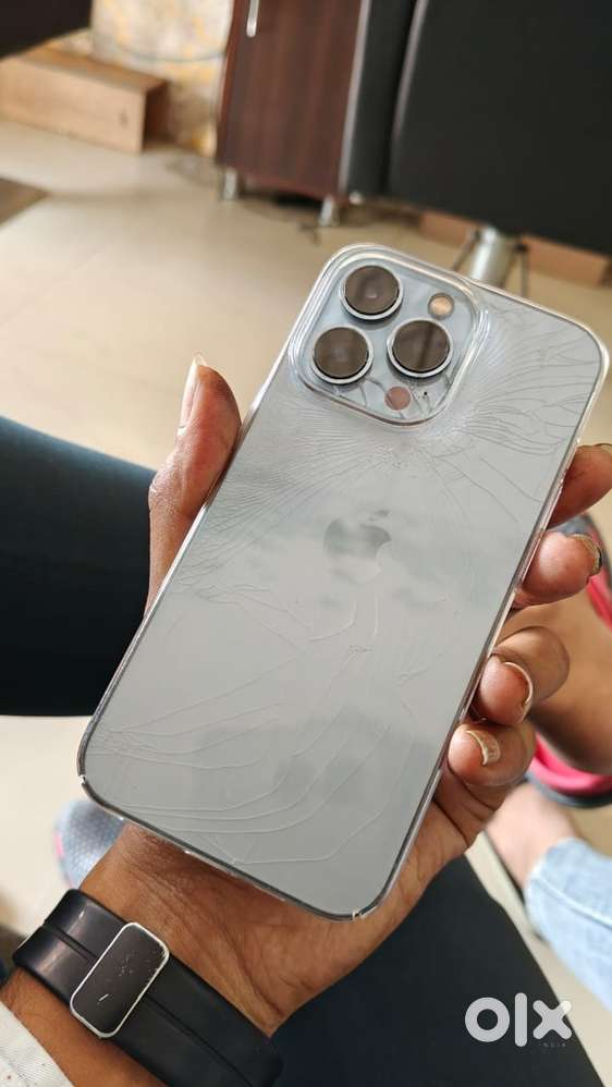 iPhone 13 pro top condition