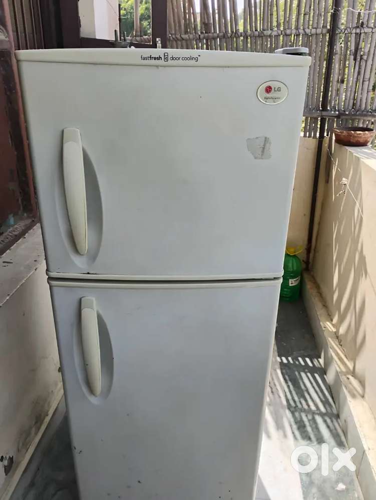 LG REFRIGERATOR [230 L]