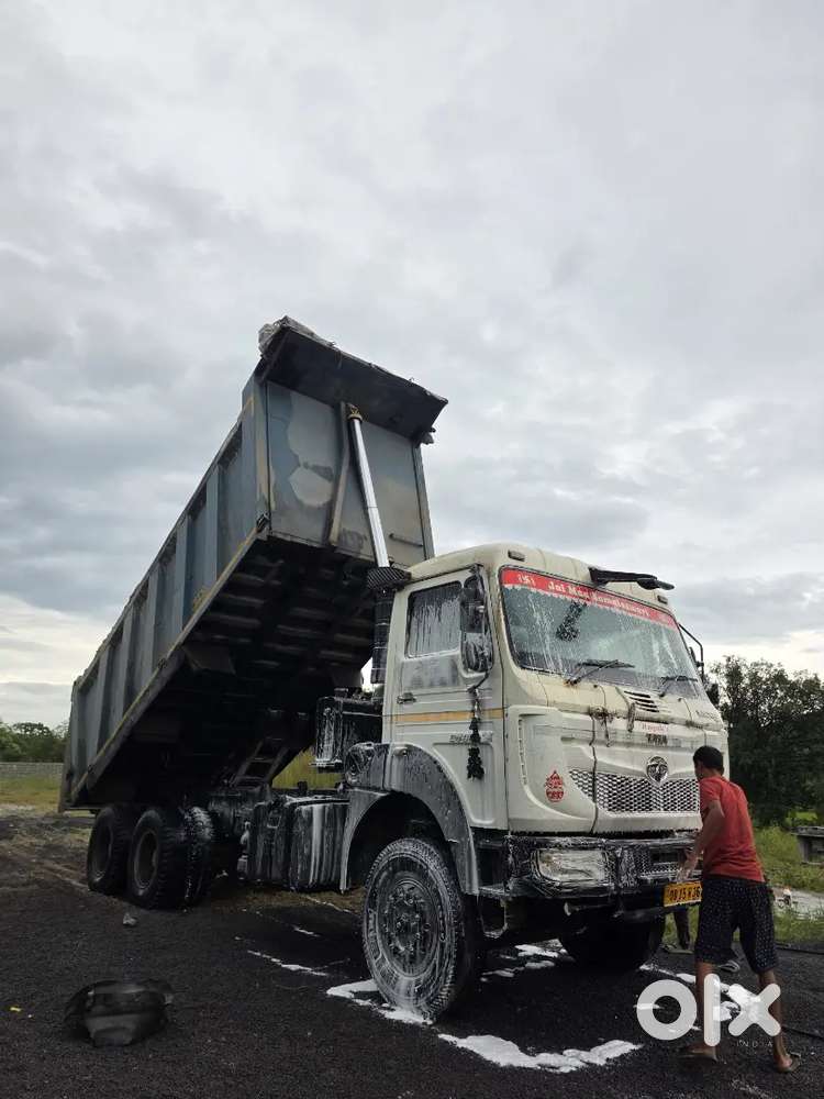 Required driver for tata 10 wheller tipper