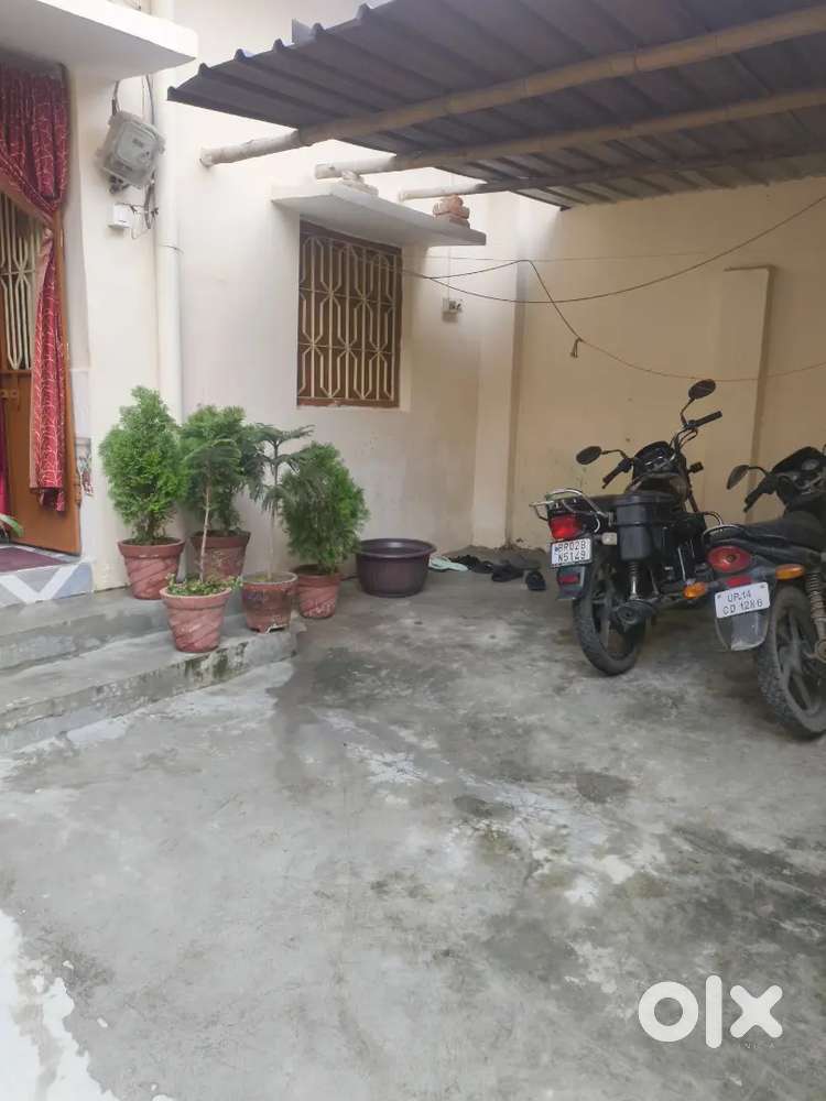 SINGLE ROOM MANPUR NEAR MUFASSIL .